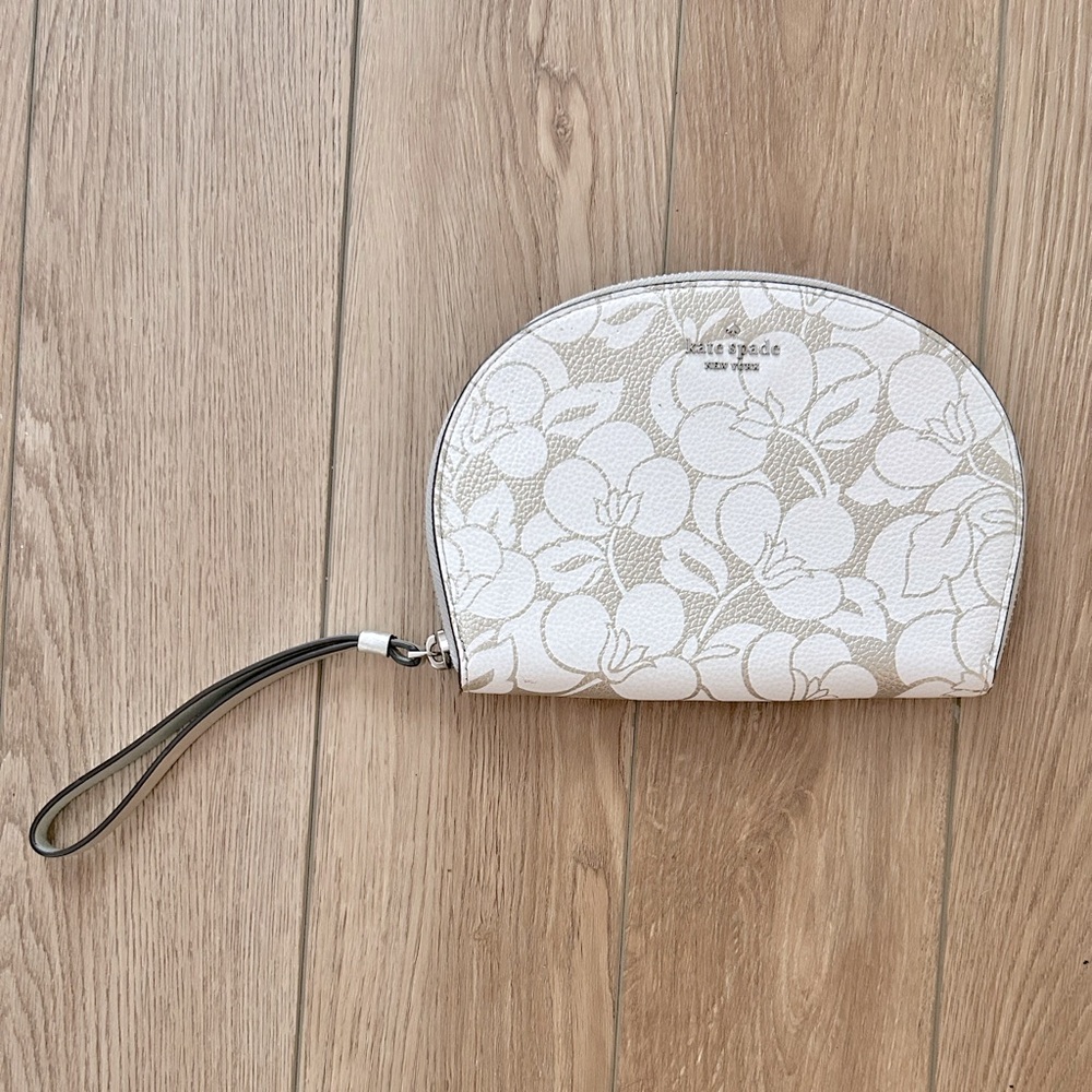 NWOT Kate Spade Cream Floral Wristlet